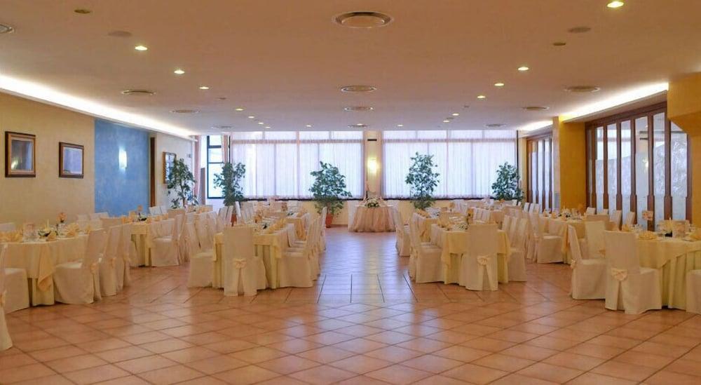 Hotel Diecimare Кава-де-Тиррени Экстерьер фото
