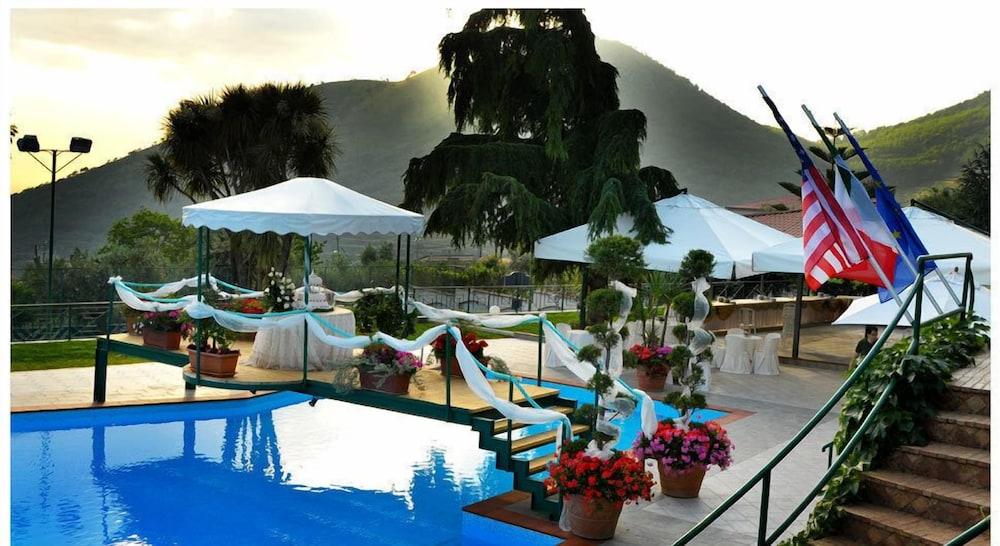 Hotel Diecimare Кава-де-Тиррени Экстерьер фото