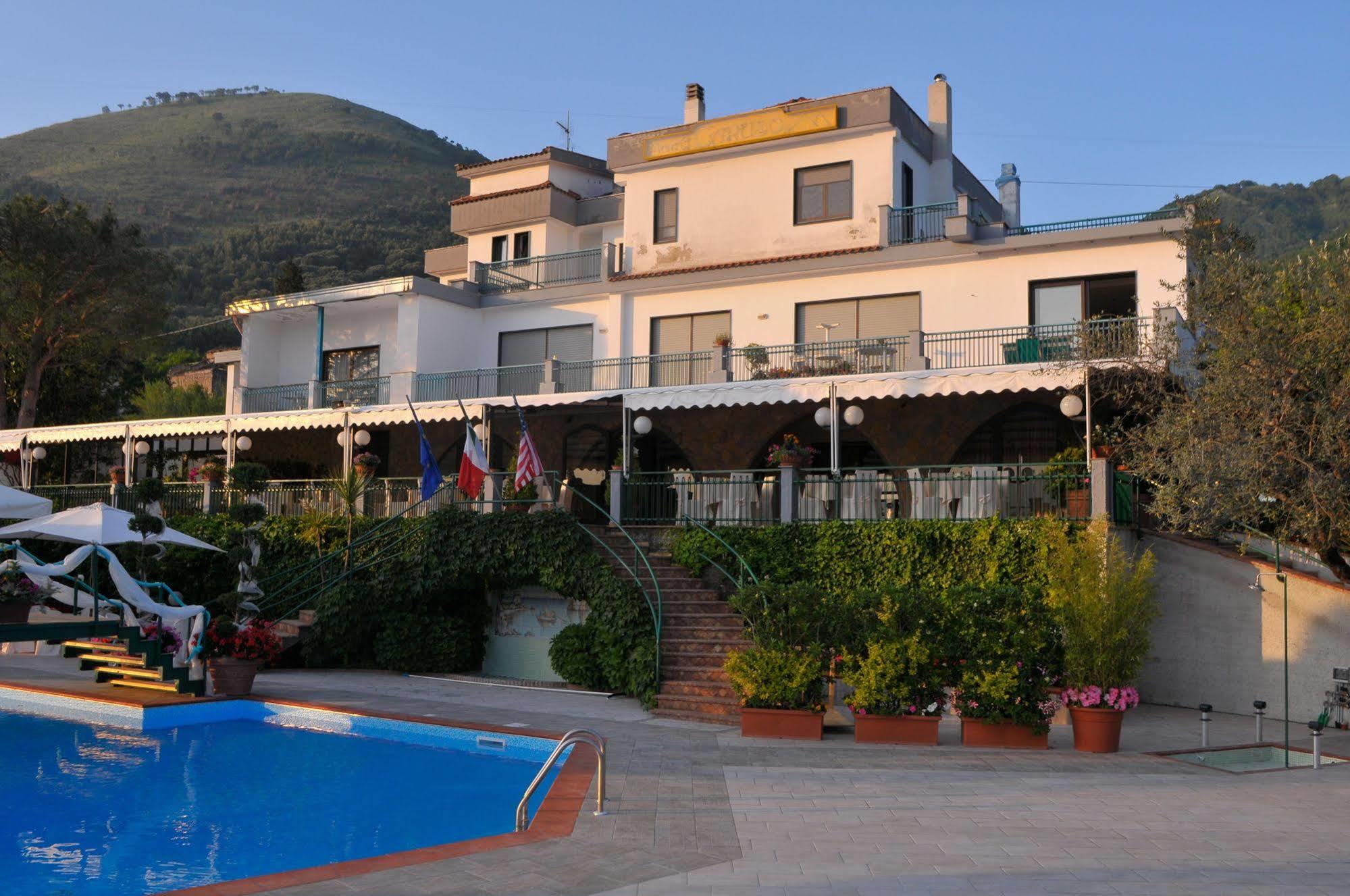 Hotel Diecimare Кава-де-Тиррени Экстерьер фото